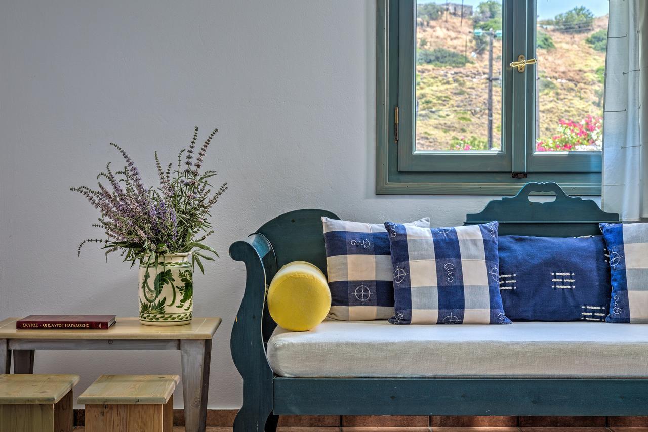 Dioni Hotel Skyros Exterior photo