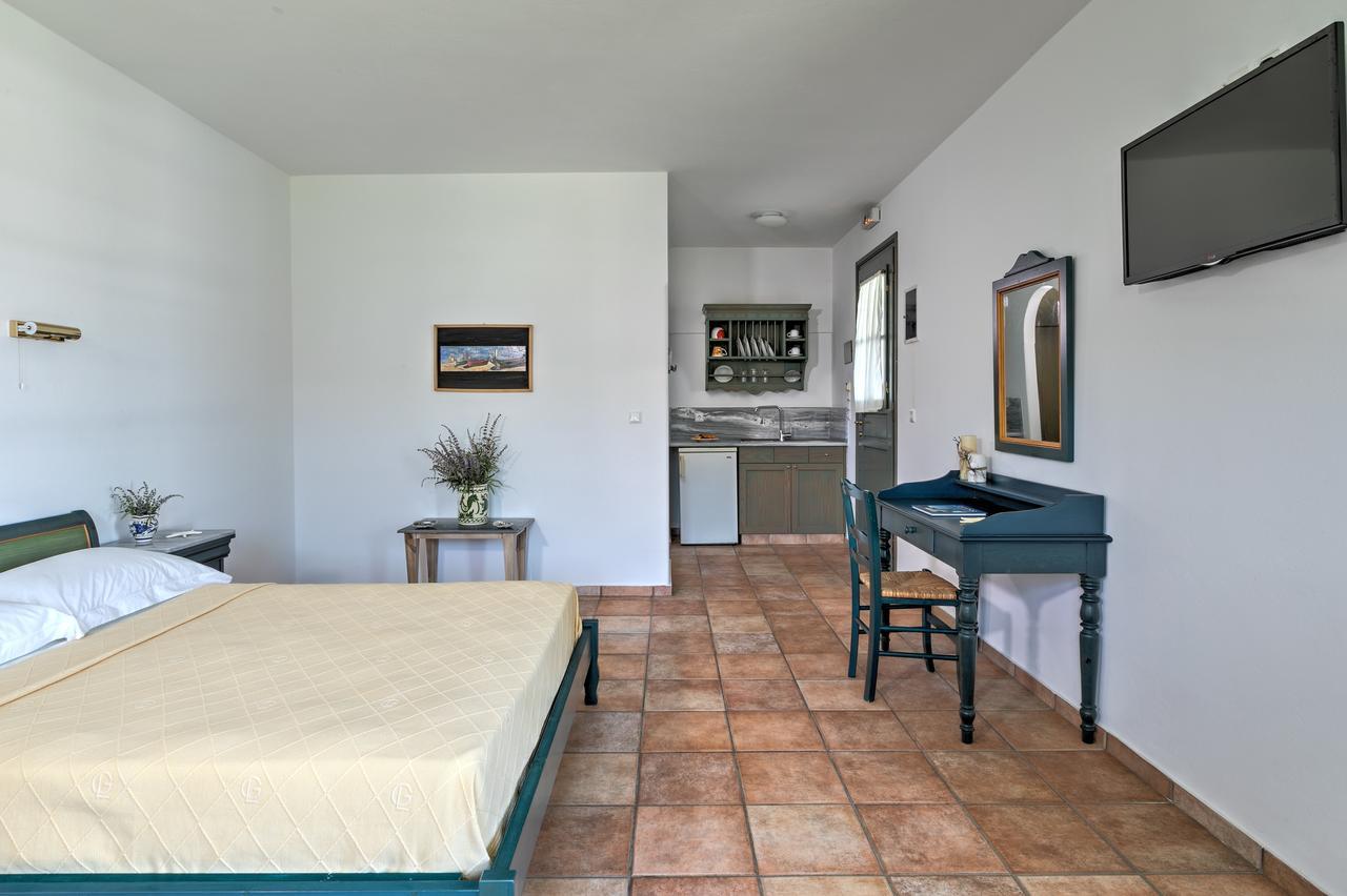Dioni Hotel Skyros Exterior photo