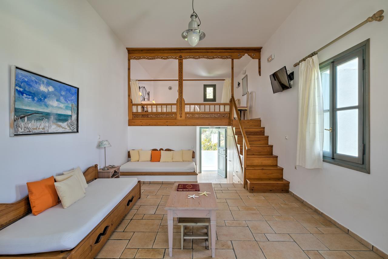 Dioni Hotel Skyros Exterior photo